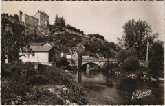 Mailly-le-Chateau Le Vieux Pont et le Chateau