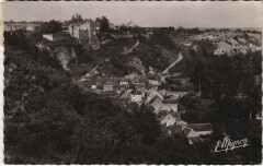 Mailly-le-Chateau Village du Bas et le Chateau
