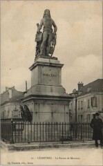 Chartres La Statue de Marceau à Chartres