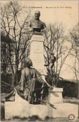 Chartres Monument de Noel Ballay à Chartres
