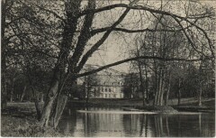 Anet Le Chateau Vu de la Piece d'Eau -
													28 Eure et Loir
												