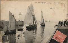 Le Treport - Sortie des Bateaux de Peche Ships