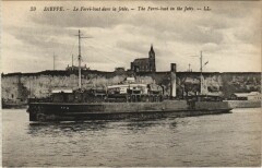 Dieppe - Le Ferri-Boat dans la Jetee Ships