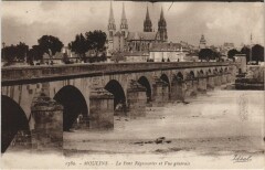 Moulins Pont Regemortes et vue generale à Moulins