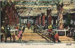 Vichy La Pergola vers le Palais des Sources à Vichy