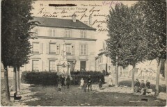 Crepy-en-Valois Place Gambetta - Monument des Veterans