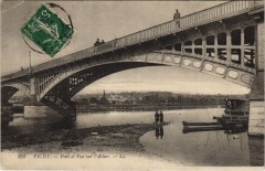Vichy Pont et vue sur l'Allier à Vichy