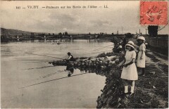 Vichy Pecheurs sur les Bords de l'Allier à Vichy