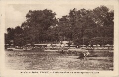 Vichy Embarcadere de Canotage sur l'Allier à Vichy