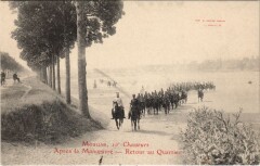 Moulins 10. Chasseurs - Apres le Manoeuvre - Retour au Quartier à Moulins