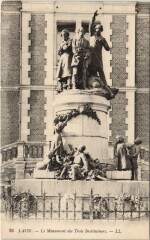 Laon Le monument des trois