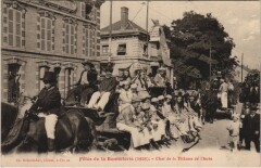 Troyes Fetes de la Bonneterie 1925 Char de la Tribune de l'Aube à Troyes