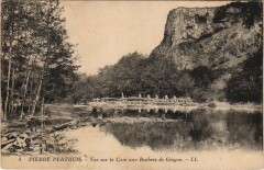 Pierre-Perthuis Vue sur la Cure Rochers de Gingon à Pierre-Perthuis