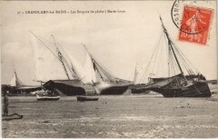 Grandcamp-les-Bains Les Barques de Peche a Maree Basse