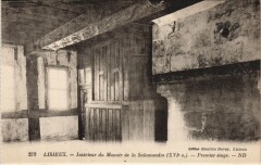 Lisieux Interieur du Manoir de la Salamandre à Lisieux