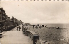 Saint-Aubin-sur-Mer Vue de la Plage à Saint-Aubin-sur-Mer