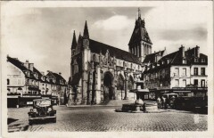 Falaise Place et Eglise Saint-Gervais à Falaise
