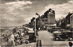 Saint-Aubin-sur-Mer La Digue et la Plage à Saint-Aubin-sur-Mer