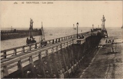 Trouville Les Jetees