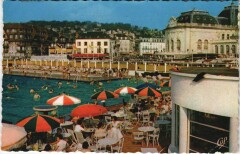 Trouville La Piscine a l'heure du bain