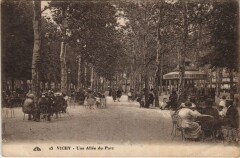Vichy Une Allee du Parc France à Vichy