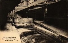 Carte postale ancienne Paris (13e) Un coin pittoresque de la Bievre.
                                                                     à Paris 13e
                                