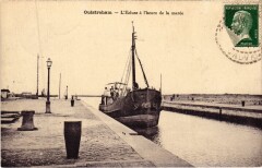 Ouistreham L'Ecluse a l'Heure de la Maree à Ouistreham