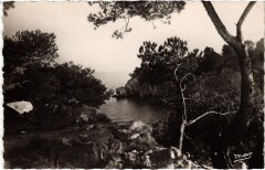 Cassis Entree du Port Miou à Cassis
