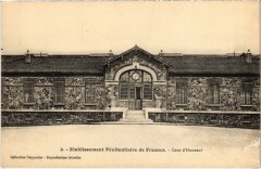 Fresnes Cour D'Honneur France à Fresnes