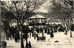 Salon-de-Provence Place Thiers un Jour de Concert -
																					13300 Salon-de-Provence
																			
