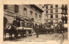 Paris Vecu. Une Station d'Omnibus