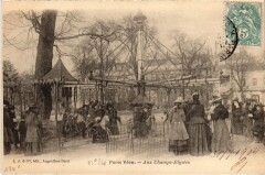 Paris Vecu. Aux Champs Elysees