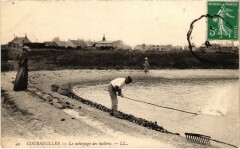 Courseulles Le nettoyage des huitres France