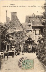 Dives Cour interieure France