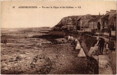 Arromanches-les-Bains Vue sur la Digue et les Cabines France à Arromanches-les-Bains