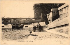 Paris Vecu. sur la Berge