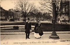 Paris Scenes parisiennes Province a Paris en attendant le Tramway