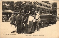 Paris Vecu. Attente au Tramway