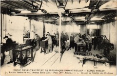 Carte postale ancienne Ecole d'Electricité et de Mécaniques Industrielles - Ecole Violet - Rue du Théâtre et  Avenue Emile Zola - Un coin de l'Atelier des Machines
                                                                     à Paris 15e
                                