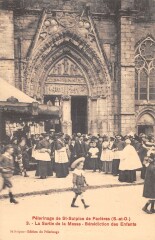 Saint Sulpice De Favieres / Pelerinage / Sortie De La Messe / Benediction