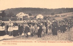 Saint Sulpice De Favieres - Pelerinage - Procession Mgr Et Foule Des Pele