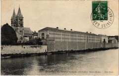 Melun La Maison Centrale et l'Eglise N-D France à Melun