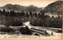 Le Mont Dore La Route et la Chaine de Sancy France à Mont-Dore