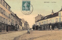Bievres - La Place - cpa toilée