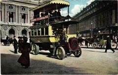 Paris un autobus Place de l'Opera Transport