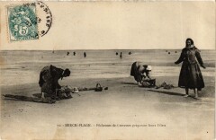 Berck-Plage - Pécheuses de Crevettes préparant leurs Filers à Berck