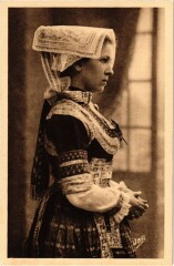 En Bretagne - Meditation - Costume de Plouare - Folklore