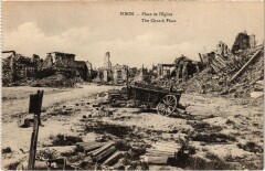Militaire Pinon - Place de l'Eglise à Pinon