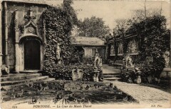 Pontoise - La Cour du Musée Thavet -
																					95000 Pontoise
																			