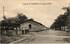 Militaire - Camp de La Valbonne - Le Lavage des Effets